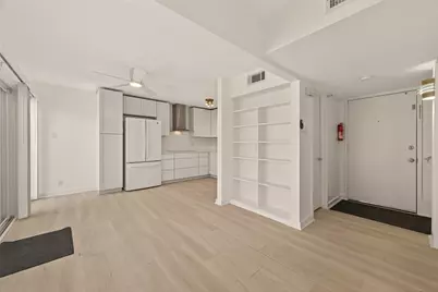 5115 Del Monte Drive #4/D, Houston, TX 77056 - Photo 9