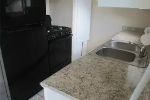 4504 Hemlock Dr, Baytown, TX 77521 - Photo 5