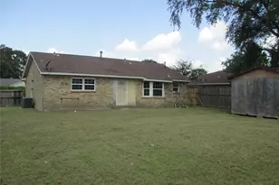 4504 Hemlock Dr, Baytown, TX 77521 - Photo 17