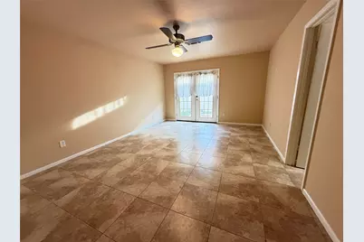 5874 Meadow Way, Beaumont, TX 77707 - Photo 11