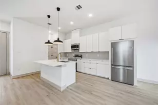 7555 Calhoun St, Houston, TX 77033 - Photo 9