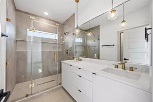 7555 Calhoun St, Houston, TX 77033 - Photo 27