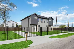 7555 Calhoun St, Houston, TX 77033 - Photo 1