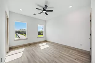 7555 Calhoun St, Houston, TX 77033 - Photo 25
