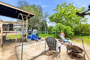 700 Thurman Rd, San Marcos, TX 78666 - Photo 23