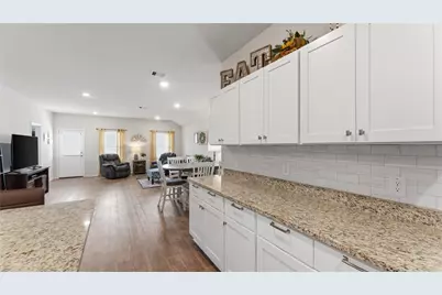 128 Barton Creek Drive, Huntsville, TX 77340 - Photo 7