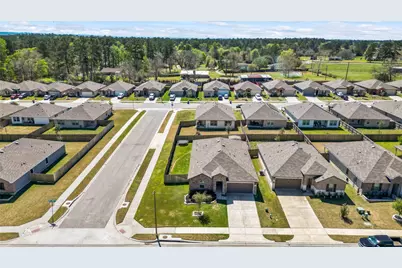 128 Barton Creek Drive, Huntsville, TX 77340 - Photo 23