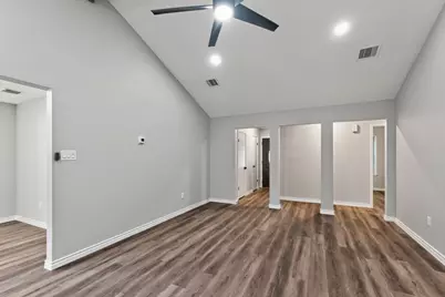 106 N Woodstock Circle Drive, The Woodlands, TX 77381 - Photo 9