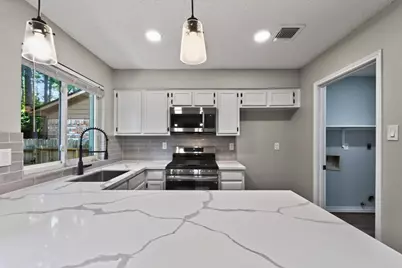 106 N Woodstock Circle Drive, The Woodlands, TX 77381 - Photo 17
