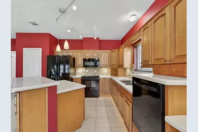 10315 Hedge Way Drive, Houston, TX 77065 - Photo 15