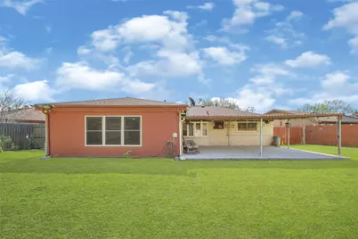 12823 Sandy Hook Drive, Houston, TX 77089 - Photo 17