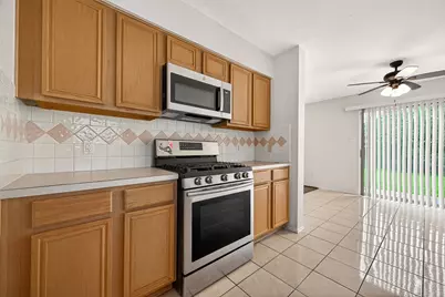 8839 Aspen Meadow Drive, Houston, TX 77071 - Photo 17