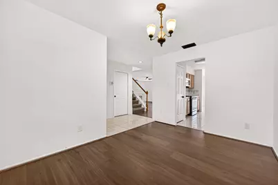 8839 Aspen Meadow Drive, Houston, TX 77071 - Photo 9