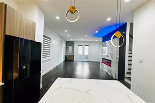 5855 Dolores St, Houston, TX 77057 - Photo 9