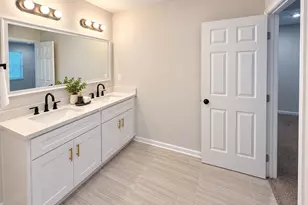 8828 Curry Rd, Houston, TX 77093 - Photo 5