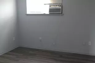 10209 Wiggins St, Houston, TX 77029 - Photo 3