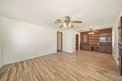 602 N Circle Drive, Baytown, TX 77520 - Photo 5