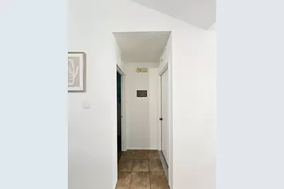 304 Cherry Court, La Porte, TX 77571 - Photo 9