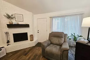 304 Cherry Ct, La Porte, TX 77571 - Photo 5