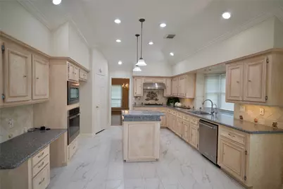 1839 Lake Winds Dr, Missouri City, TX 77459 - Photo 9