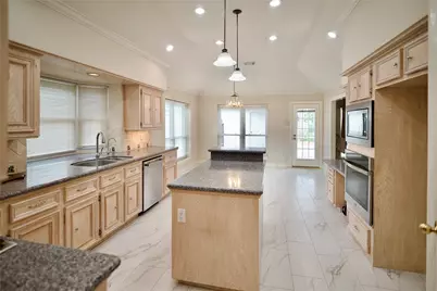 1839 Lake Winds Dr, Missouri City, TX 77459 - Photo 11