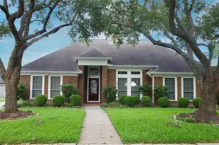 1839 Lakewinds Dr, Missouri City, TX 77459 - Photo 1