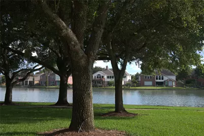 1839 Lake Winds Dr, Missouri City, TX 77459 - Photo 9