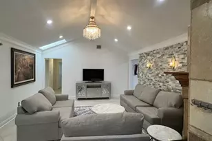 5 Deerfoot Ct, The Woodlands, TX 77380 - Photo 3