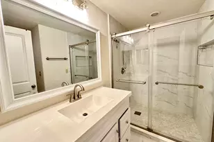 1602 Elgin St, Houston, TX 77004 - Photo 9