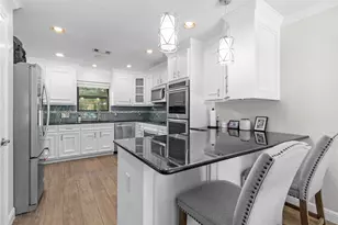 10 Holly Tree Ln, Spring, TX 77373 - Photo 11