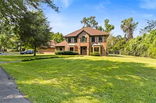 10 Holly Tree Ln, Spring, TX 77373 - Photo 3