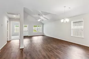 14060 Silver Falls Ct, Conroe, TX 77384 - Photo 9