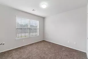 14060 Silver Falls Ct, Conroe, TX 77384 - Photo 3