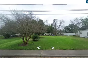 219 W Adoue St, Alvin, TX 77511 - Photo 1