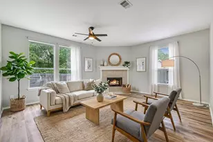 1020 Jefferson St, Alvin, TX 77511 - Photo 5