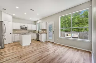 1020 Jefferson St, Alvin, TX 77511 - Photo 9