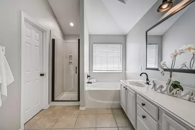 1020 Jefferson Street, Alvin, TX 77511 - Photo 17