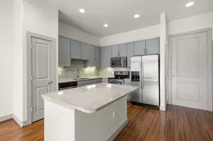 1616 W Dallas St, Houston, TX 77019 - Photo 3