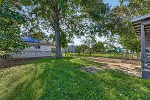 503 N Orange St, Sweeny, TX 77480 - Photo 17