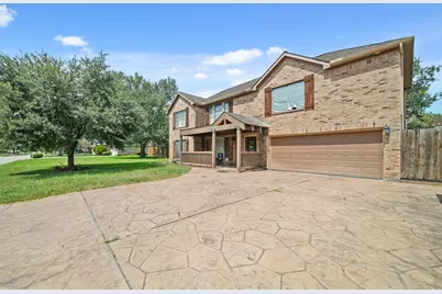 4800 Heathrow, Alvin, TX 77511 - Photo 3