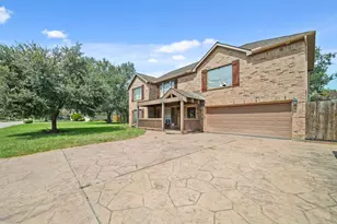 4800 Heathrow, Alvin, TX 77511 - Photo 3