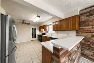 5203 E Pagewick Dr, Houston, TX 77041 - Photo 7
