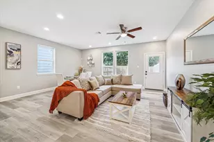 980 Randolph St, Houston, TX 77088 - Photo 9