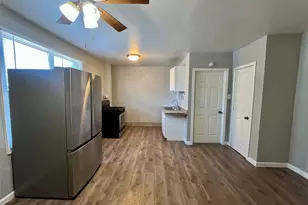 2705 Lorraine St, Houston, TX 77026 - Photo 7