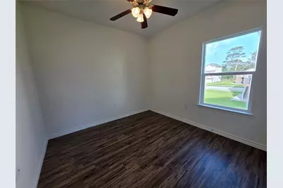 6119 Lacey Oak Drive, Hitchcock, TX 77563 - Photo 9