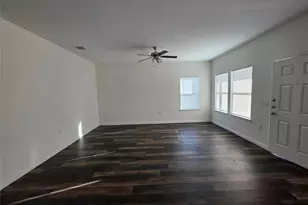 6119 Lacey Oak Dr, Hitchcock, TX 77563 - Photo 5