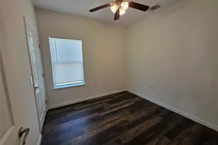 6119 Lacey Oak Dr, Hitchcock, TX 77563 - Photo 7