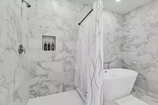 6719 St Augustine St, Houston, TX 77021 - Photo 9