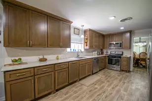 1655 E South St, Alvin, TX 77511 - Photo 9