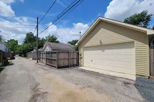 2028 Columbia St, Houston, TX 77008 - Photo 41